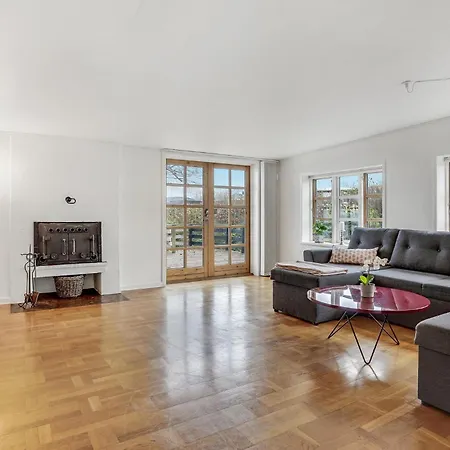 Semesterbostad Lovely In With Kitchen