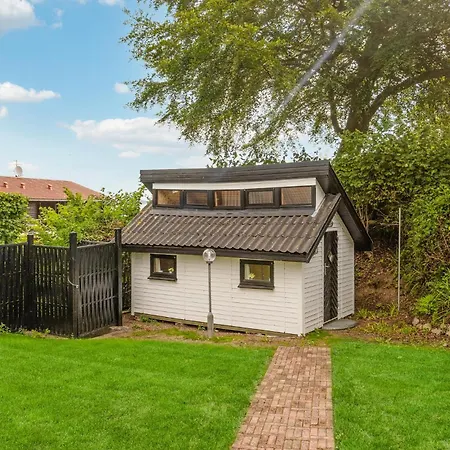 Semesterbostad Lovely In With Kitchen